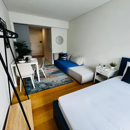 The Crespo - No 39 - Modern Studio Apartments-3